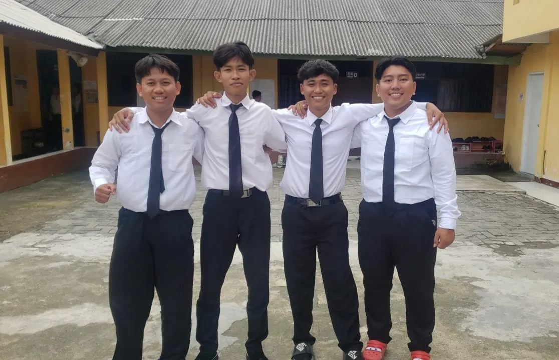 Siswa Mengikuti Wawancara Seleksi